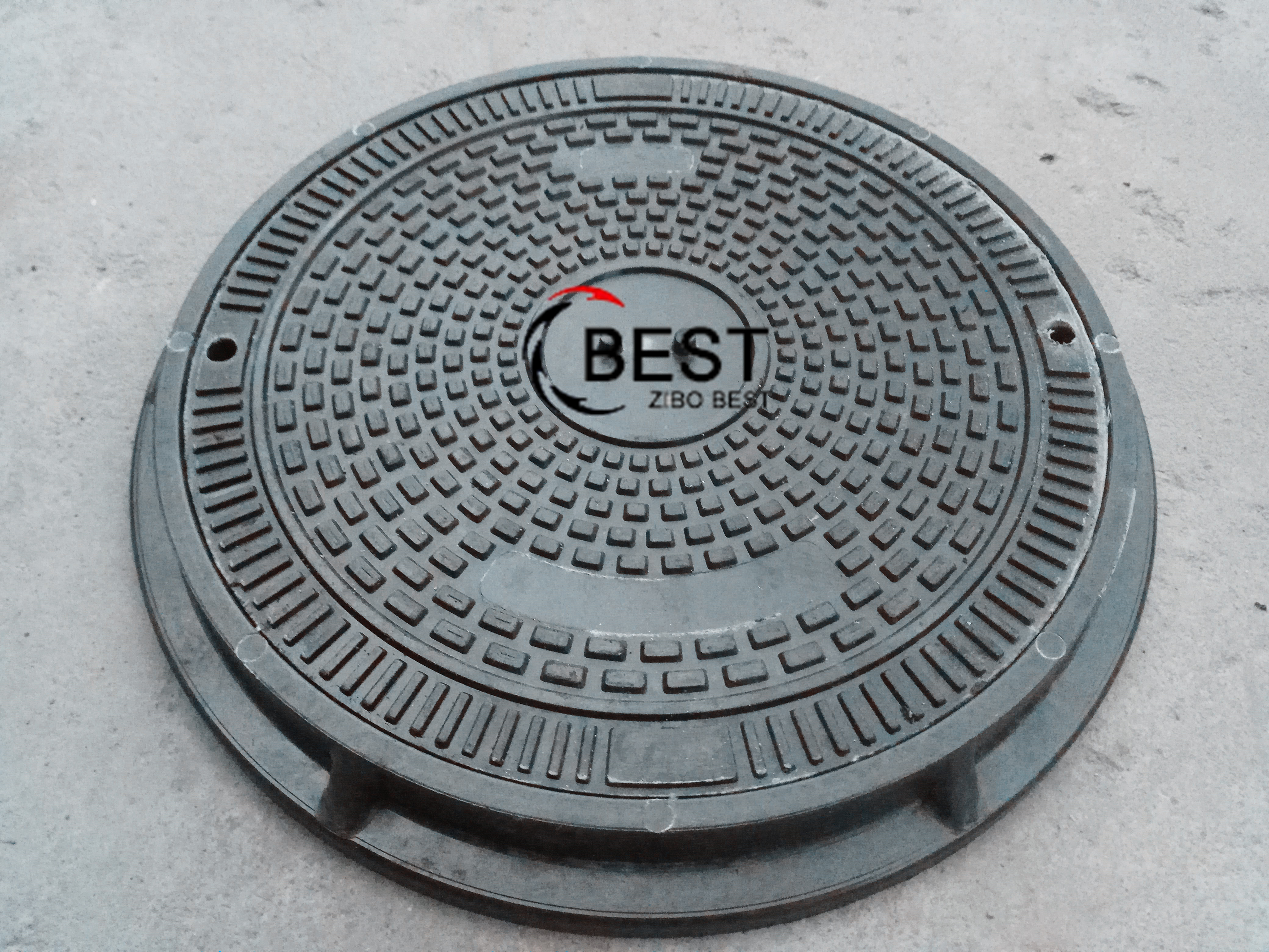  新款井蓋的推廣使用離不開(kāi)工作人員的辛苦